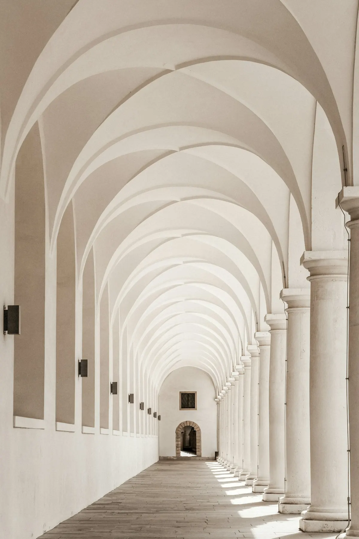 Pasillo de columnas